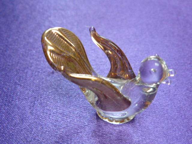 GLASS SWAN ORNAMENT WITH GOLD