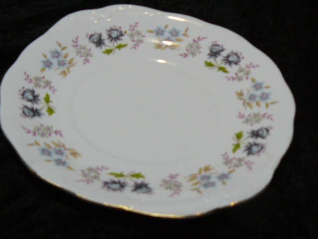 Queen Anne cake PLATE ENGLAND 25 CM NO DAMAGE REDUCED