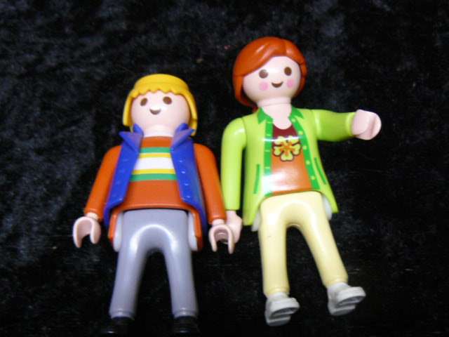 COLLECTABLE TOYS MOVABLE LIMBS