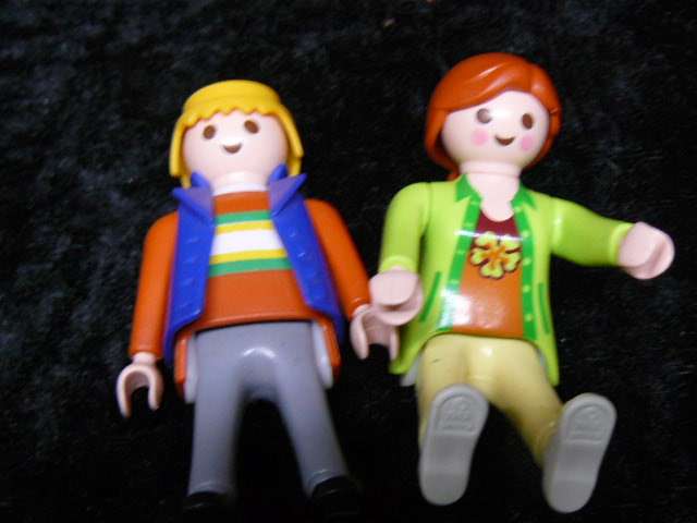 COLLECTABLE TOYS MOVABLE LIMBS