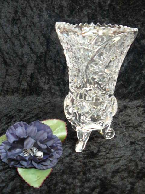 Genuine Crystal Vase with Feet Mint Color