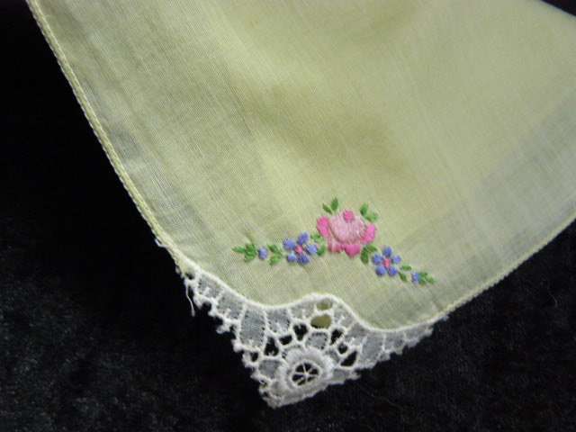 MOST STUNNING VINTAGE TAPESTRIE BAG WITH VINTAGE EMBROIDERED HANKIE AND SCRAVE