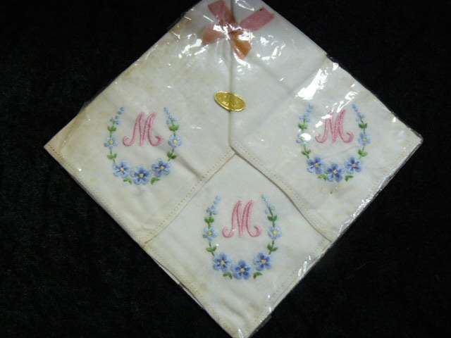 HANKIES VINTAGE COTTON WITH LETTER M EMBROIDERED SEALED