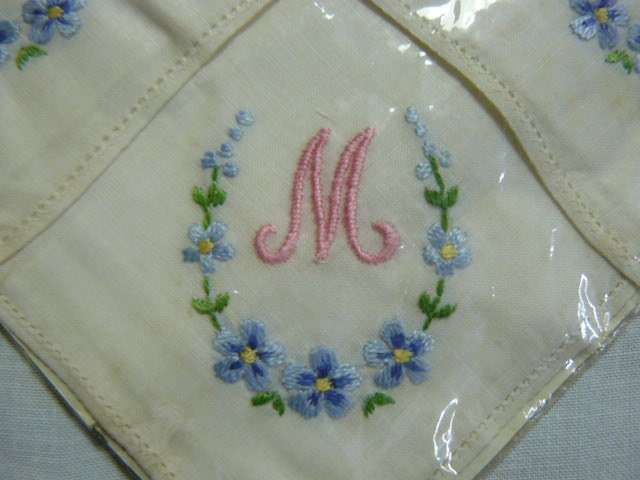 HANKIES VINTAGE COTTON WITH LETTER M EMBROIDERED SEALED