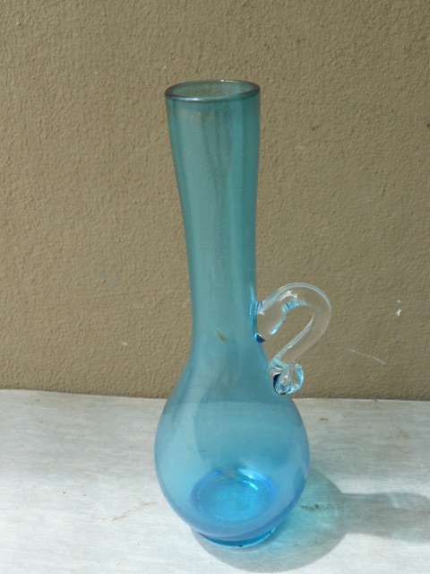 GLASS VASE