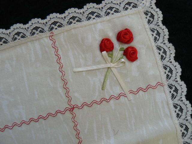 TRAY CLOTH WITH ROSES LOVELY VINTAGECOTTON
