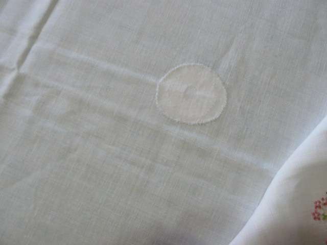 VINTAGE COTTON RMBROYDERED TABLE CLOTH