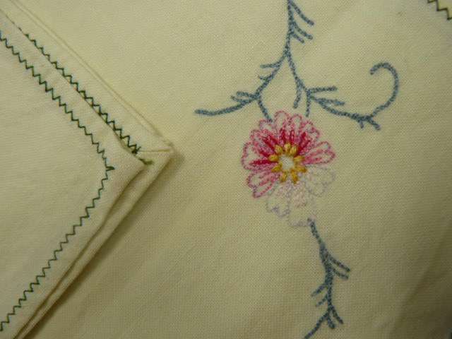 VINTAGE COTTON EMBROYDERED NAPPKINS