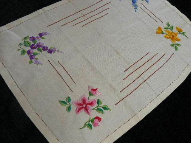 COFFEE TABLE VINTAGE COTTON HAND EMBROIDERED COTTON SMALL TABLE CLOTH