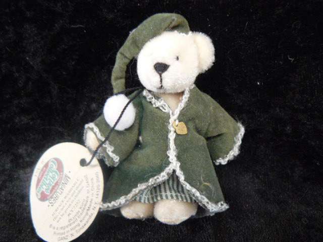MINITURE COLLECTABLE TEDDY BEAR adorable