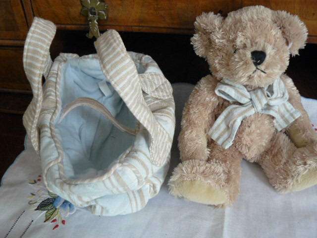 TEDDY BEAR VICTORIA WITH HER OWN BED