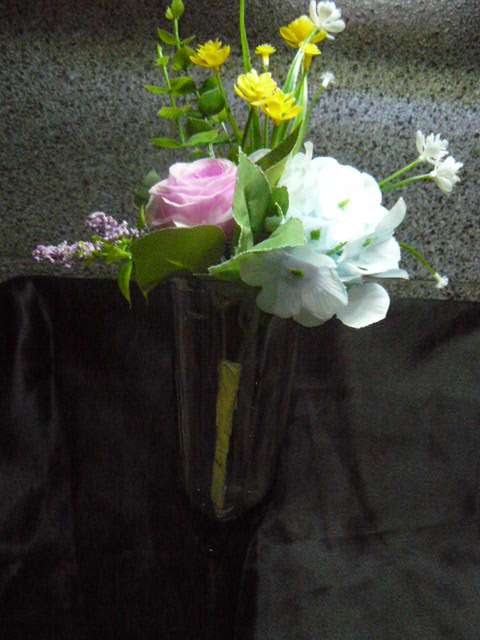 OLIVE GREEN STEM VASE 21 CM LONG - BASE6.8 CM
