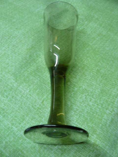 OLIVE GREEN STEM VASE 21 CM LONG - BASE6.8 CM
