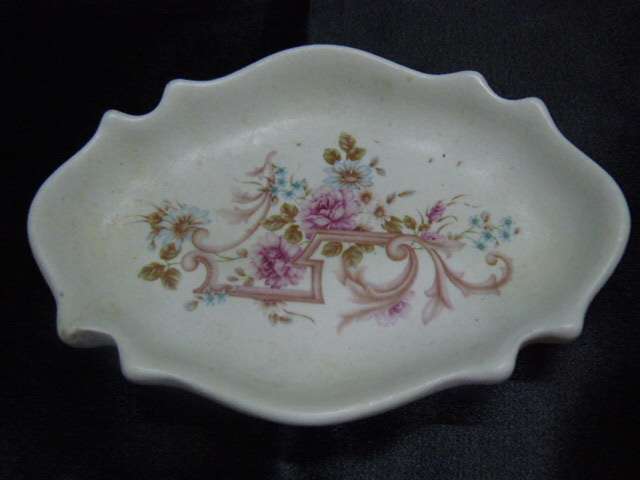 CERAMIC PIN DISH BELL CRESENT EST 1995