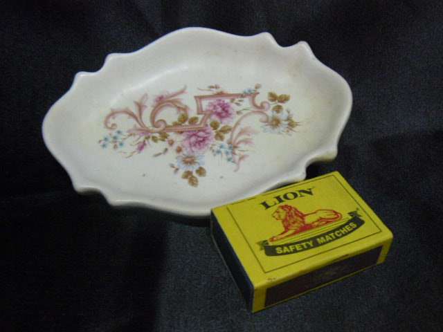 CERAMIC PIN DISH BELL CRESENT EST 1995