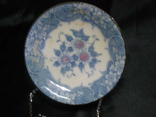 PLATE 9.5CM DIAMETR GOOD CONDITION IMARI