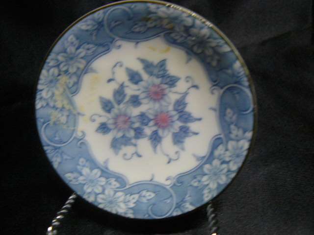 PLATE 9.5CM DIAMETR GOOD CONDITION IMARI