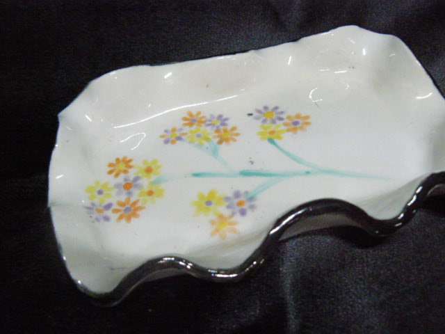 SMALL POTTERY PIN DISH