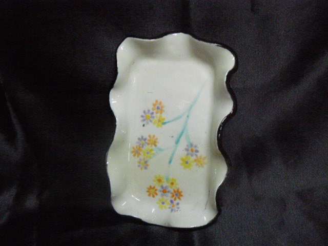 SMALL POTTERY PIN DISH