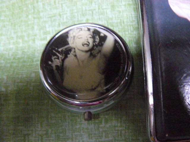 MARLYN MONROE CIGARETTE CASE AND POCKET ASHTRAY