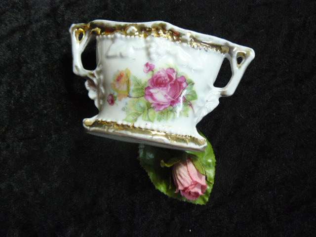 VASE CERAMIC HAND PAINTED WITH GOLD TRIMINGS