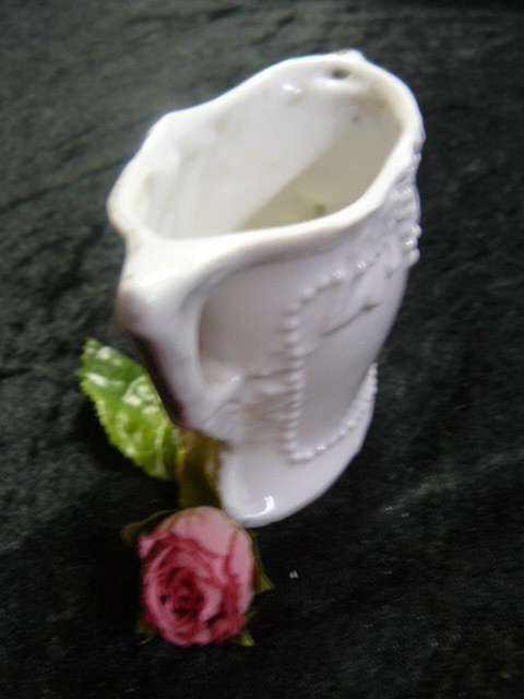 VASE CERAMIC HAND PAINTED WITH GOLD TRIMINGS