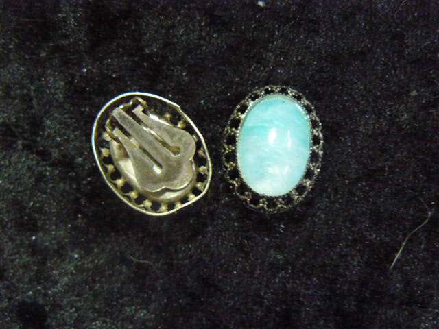 VINTAGE EARRINGS SILVER TONED WITH HEALING STONE