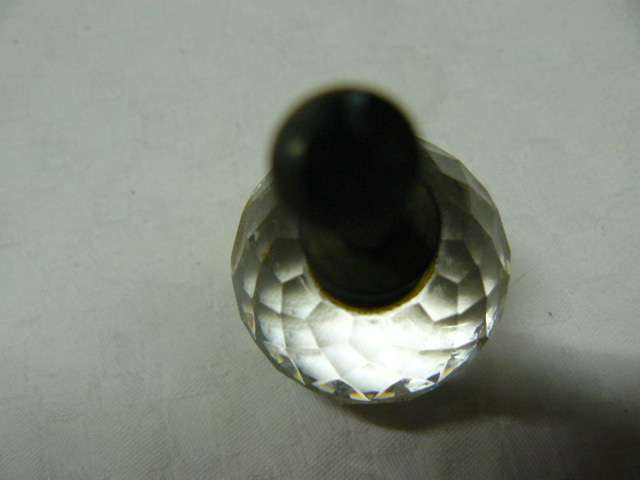 CRYSTAL ROUND DOOR OR DRAWER HANDLES X 3