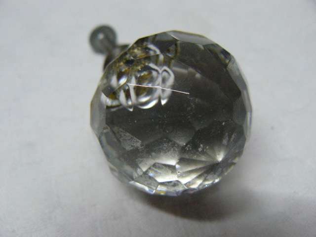 CRYSTAL ROUND DOOR OR DRAWER HANDLES X 3