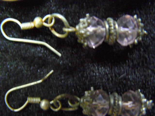 QUARTS LADYES WATCH WITH SEMI PRECIOUS STONES WITH ARRINGS TO MATCH