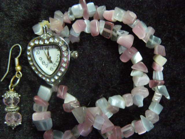 QUARTS LADYES WATCH WITH SEMI PRECIOUS STONES WITH ARRINGS TO MATCH