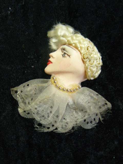 CERAMIC HEAD OF LADY FOR DECORATION