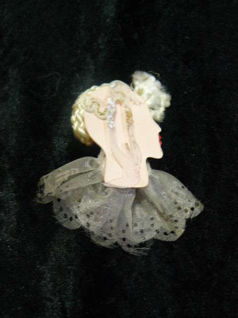 CERAMIC HEAD OF LADY FOR DECORATION