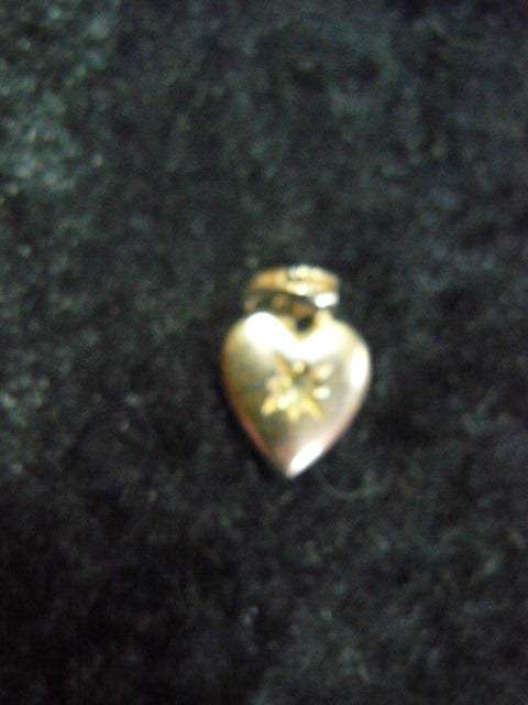 GOLD  PLATED HEART PENDANT WITH STONE