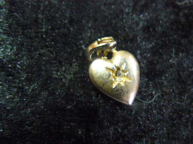 GOLD  PLATED HEART PENDANT WITH STONE