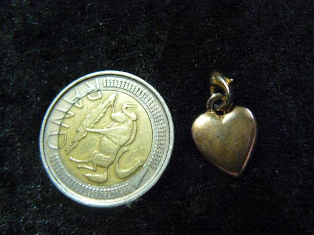 GOLD  PLATED HEART PENDANT WITH STONE