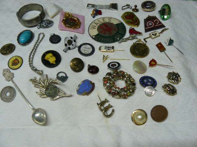 VINTAGE BITS AND PIECESOFALL SORTS