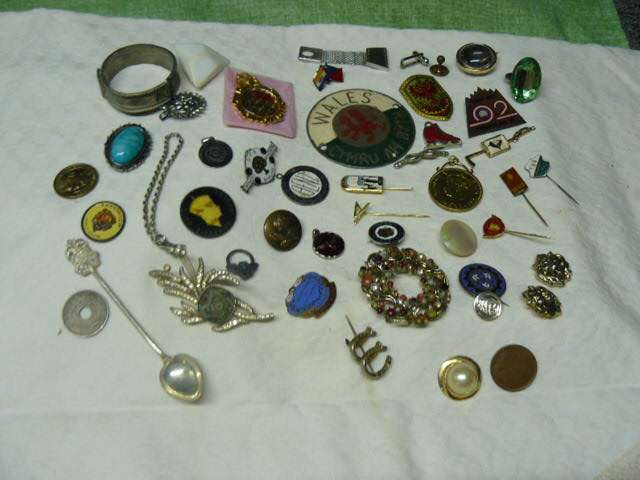 VINTAGE BITS AND PIECESOFALL SORTS