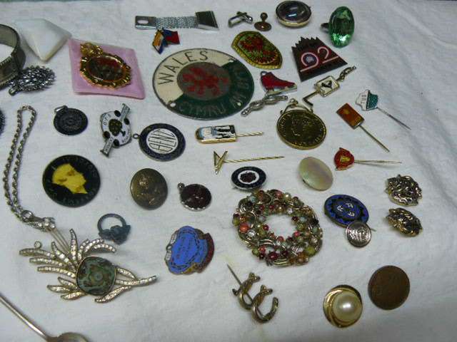 VINTAGE BITS AND PIECESOFALL SORTS