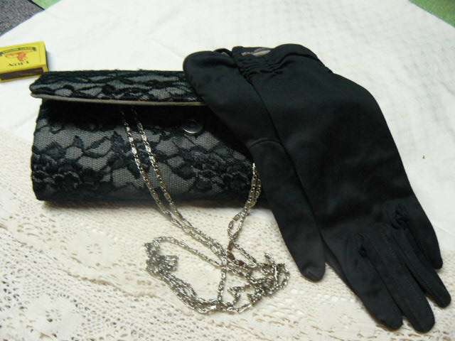 VINTAGE LIKE LACY CLUTCH BAG FROM MYLADIES AND VINTAGE BLACK GLOVES M