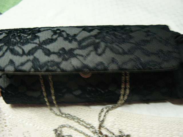 VINTAGE LIKE LACY CLUTCH BAG FROM MYLADIES AND VINTAGE BLACK GLOVES M