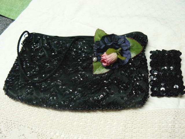 BLACK SEQUENCE VINTAGE CLUTCH BAG WITH MATCHING STRETCH WRIST BAND