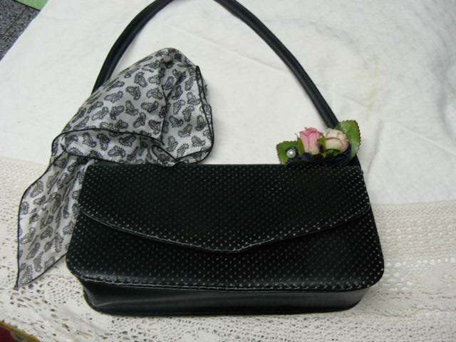 LADIES LITTLE HAND BAG 100 % PURE HANKIE INCLUDED