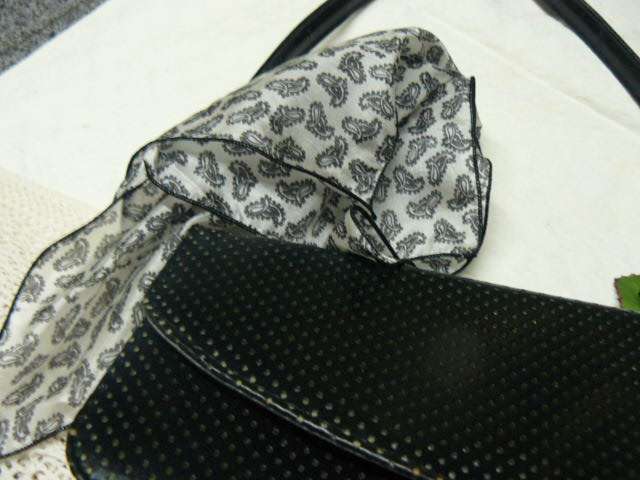 LADIES LITTLE HAND BAG 100 % PURE HANKIE INCLUDED