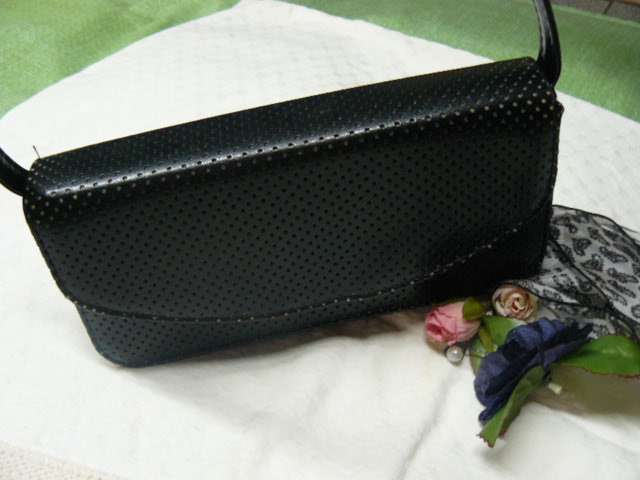 LADIES LITTLE HAND BAG 100 % PURE HANKIE INCLUDED