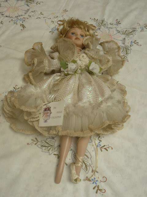 STUNNING BALLERINA PORCELAIN DOOL SO CUTE