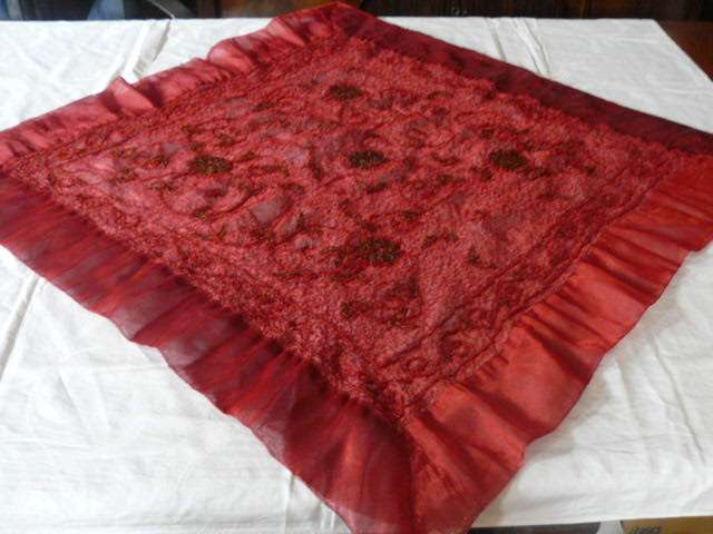TABLE OVERLAY ORGANZA HEVILY BEADDED STUNNING