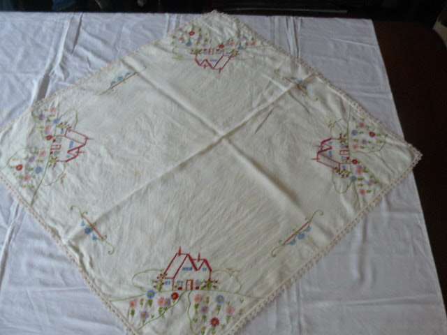 VINTAGE EMBROIDERED COTTON TABLE CLOTH WITH HAND CROCHETED COTTON BORDER JUST NEEDS IRONED