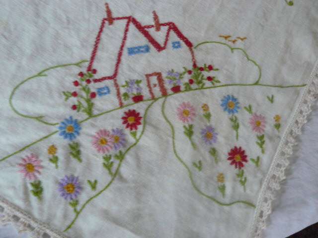 VINTAGE EMBROIDERED COTTON TABLE CLOTH WITH HAND CROCHETED COTTON BORDER JUST NEEDS IRONED