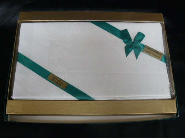 VINTAGE COTTON BOXED NAPKINS